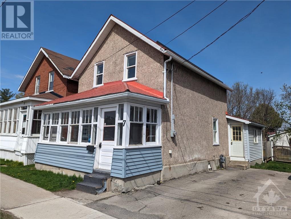 7 Abbott Street S, Smiths Falls, Ontario  K7A 4S1 - Photo 2 - 1386112