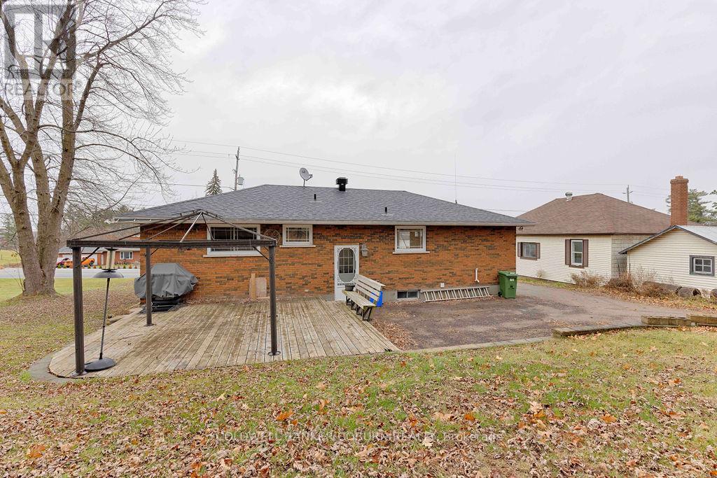 53 Pembroke St Street, Whitewater Region, Ontario  K0J 1K0 - Photo 29 - X11823473